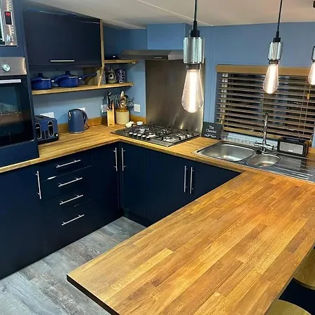 The Cherries - Caer Beris Holiday Park 2 Bedroom Lodge - No Commercial Vehicles Allowed On Site Builth Wells Extérieur photo